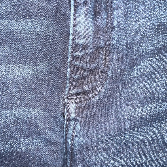 Universal Thread jeans. Never worn - still feels like starch. - Picture 5 of 6